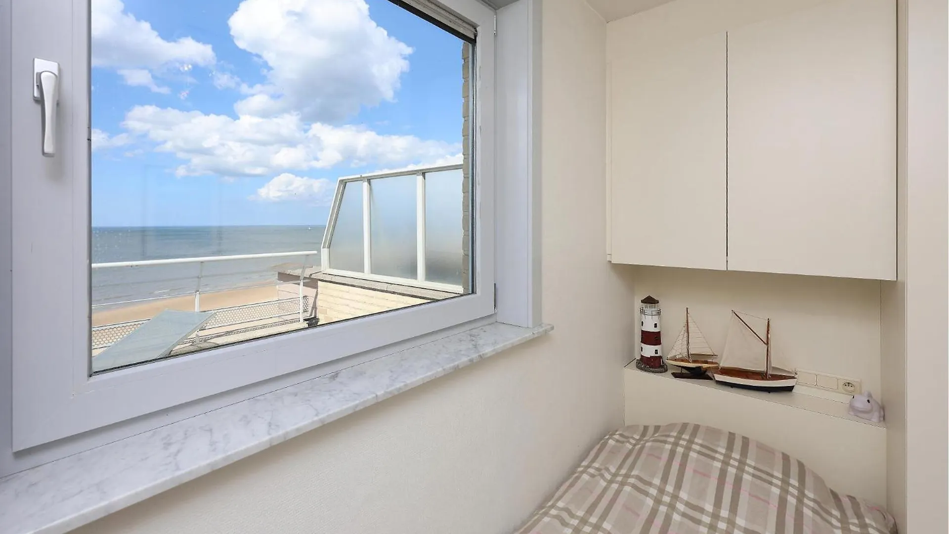 Nice Apartment In Oostende With Wifi